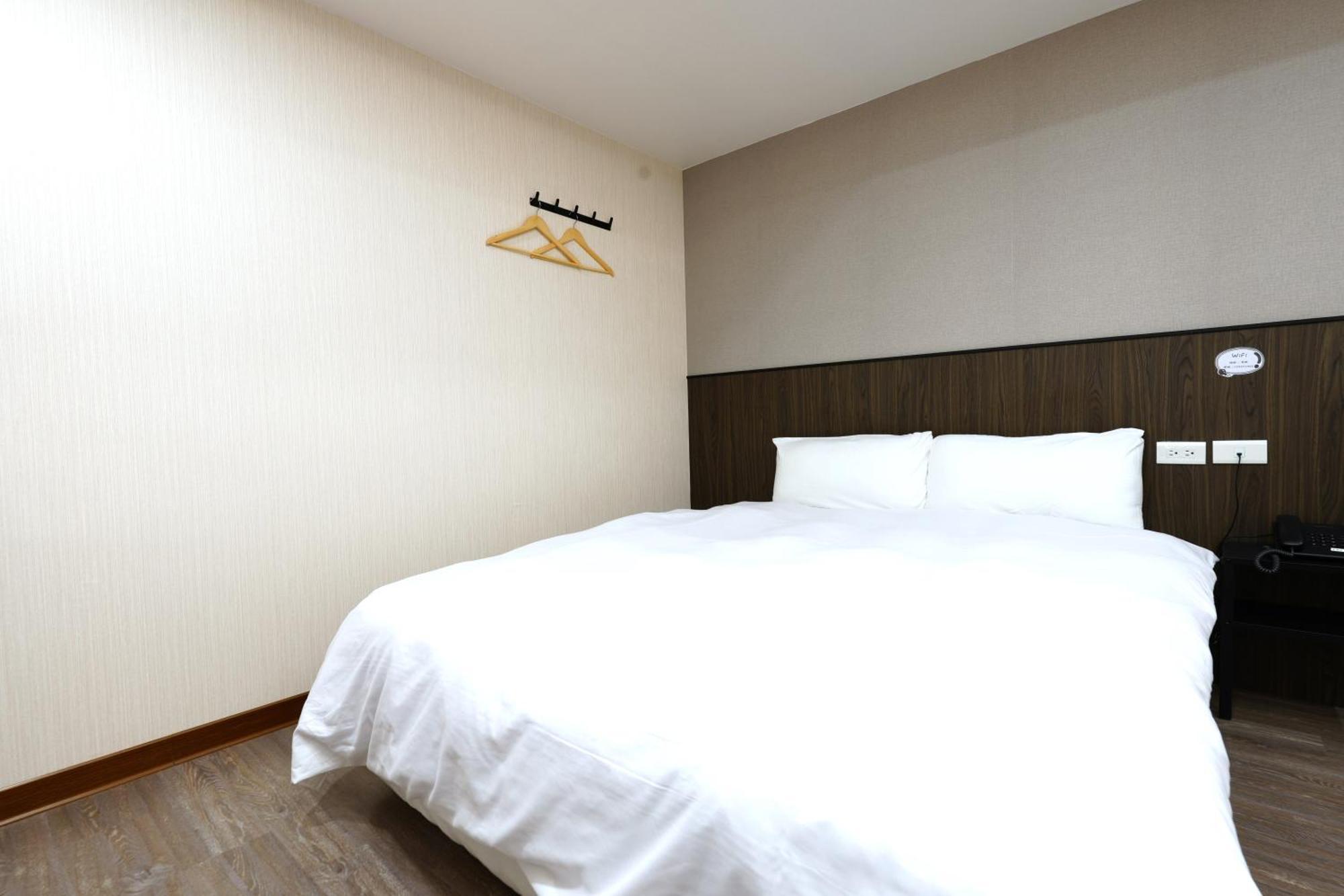 Kings Hotel Yilan Eksteriør bilde